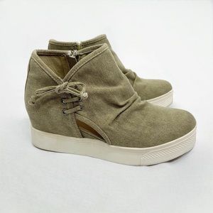 Very G Taupe Julia Wedge Booties - 9